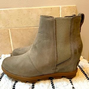 Sorel Joan of Arctic wedge bootie. Elk color.